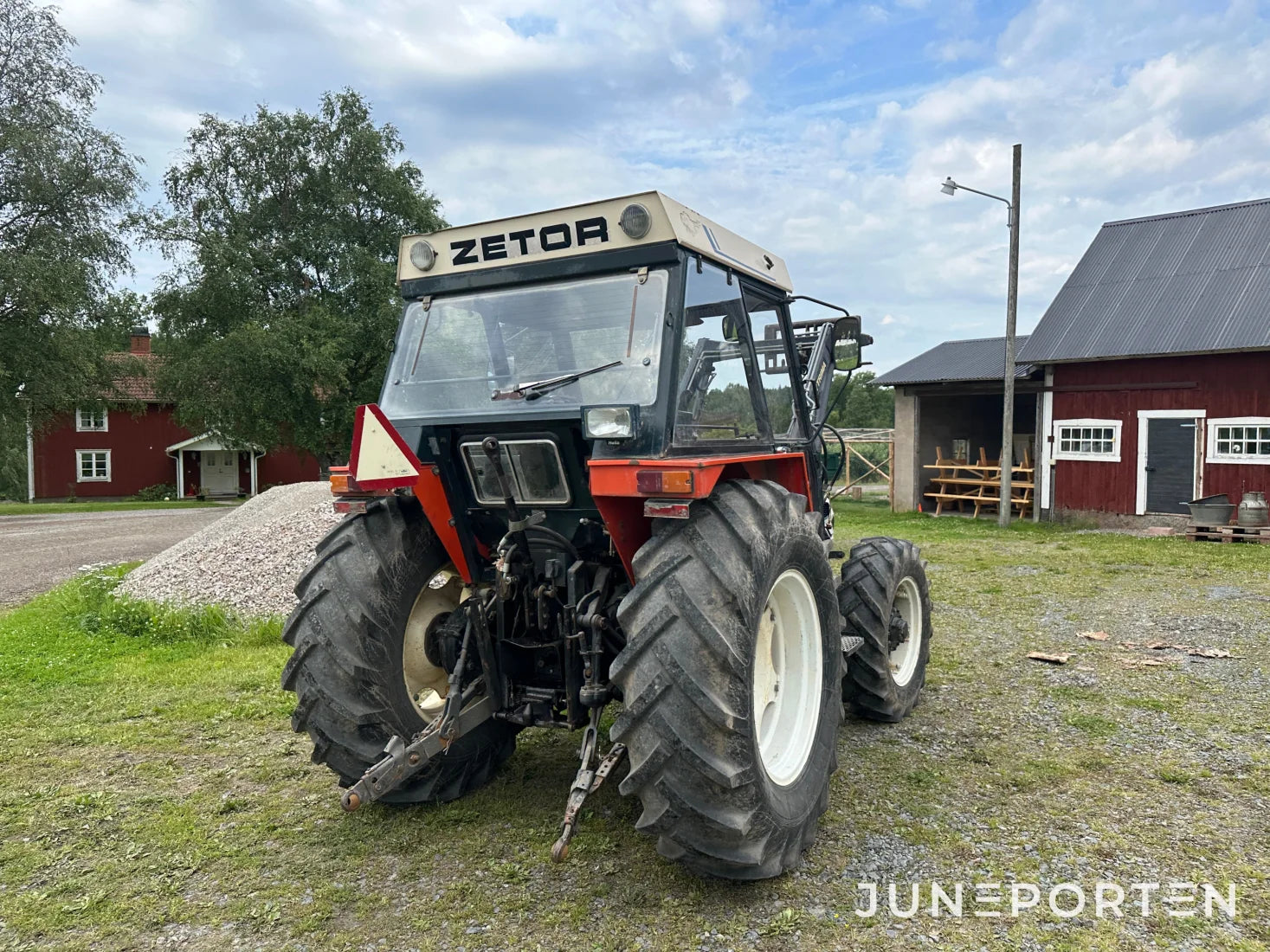 Zetor 7245 4WD med trima 912HD lastare