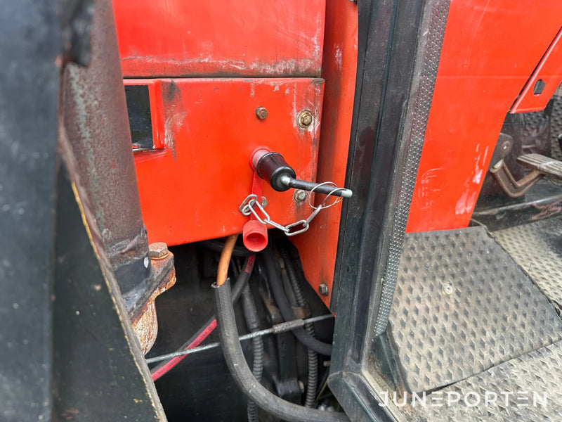 Zetor 7245 4WD med trima 912HD lastare