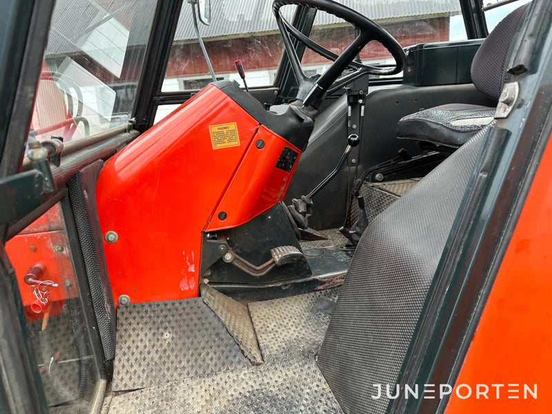 Zetor 7245 4WD med trima 912HD lastare