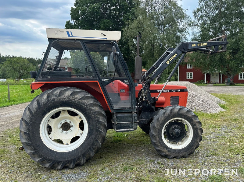 Zetor 7245 4WD med trima 912HD lastare