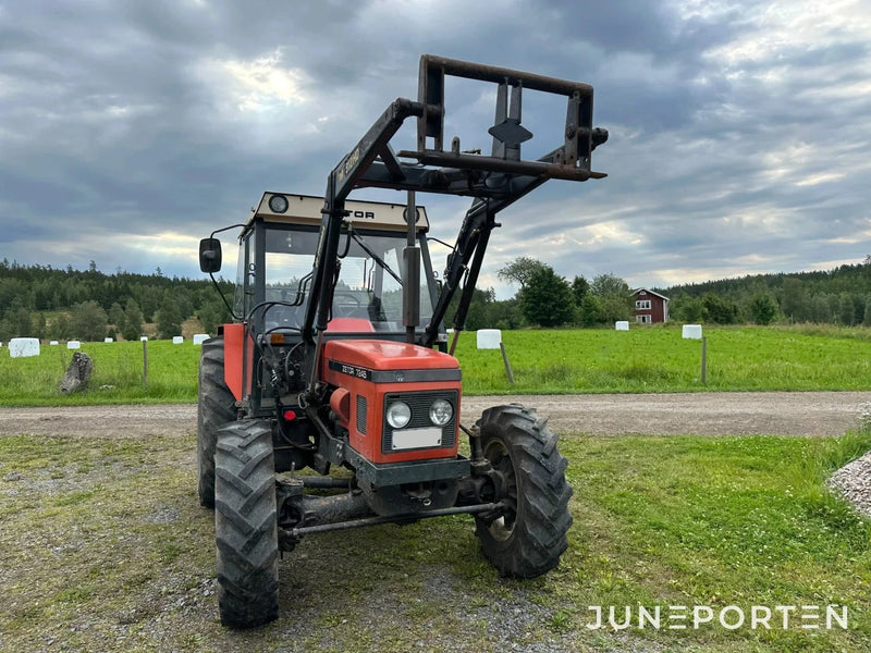 Zetor 7245 4WD med trima 912HD lastare