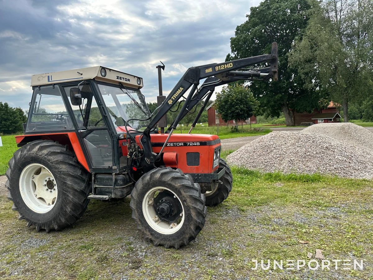 Zetor 7245 4WD med trima 912HD lastare