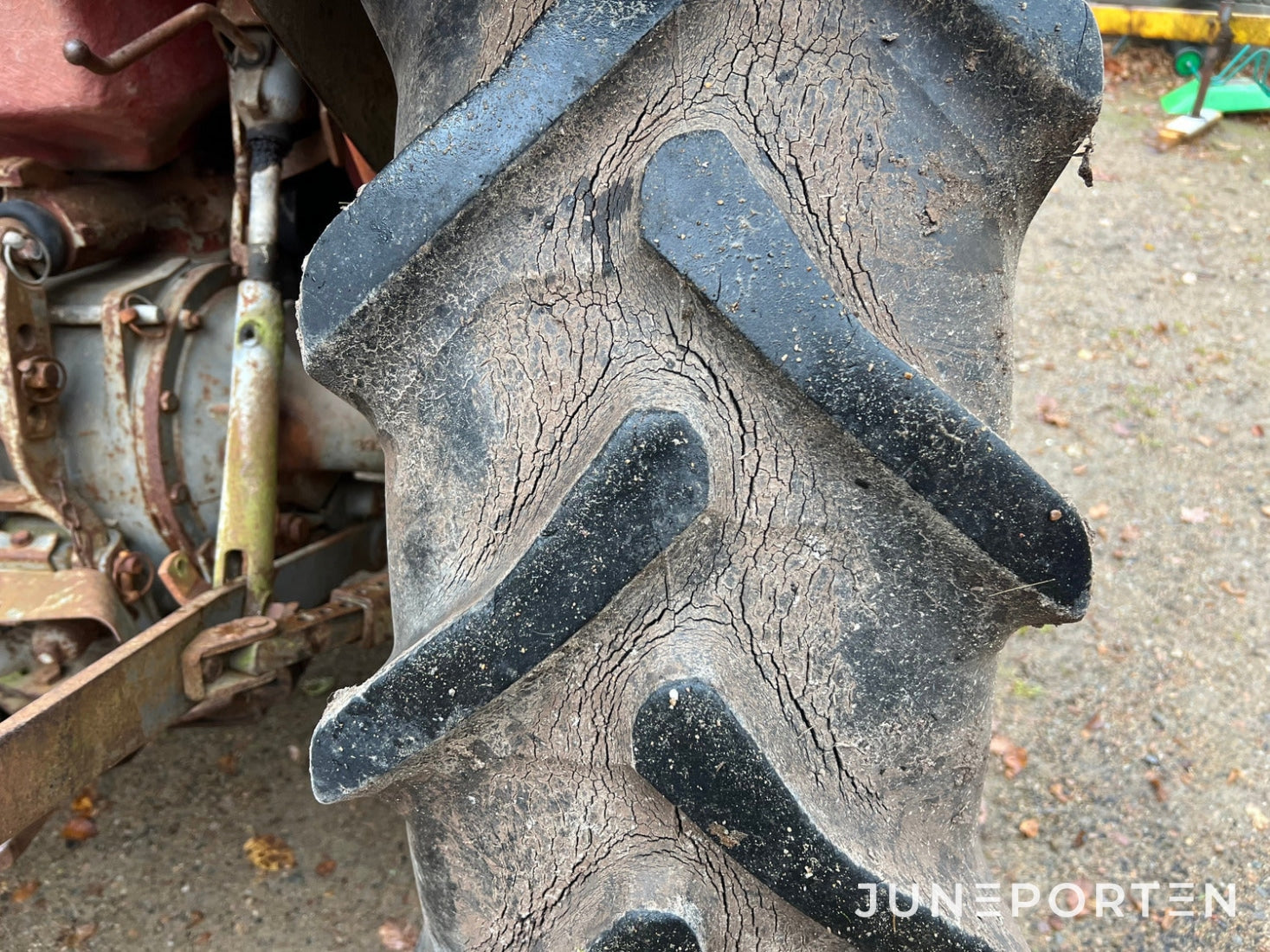 Massey Ferguson 175 S med lastare