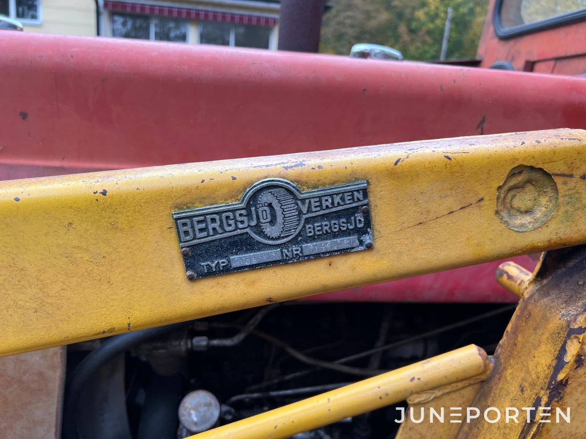 Massey Ferguson 175 S med lastare