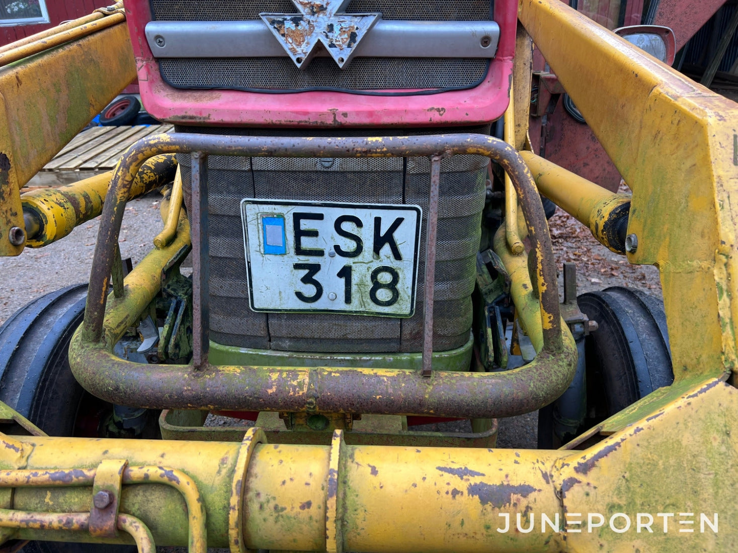 Massey Ferguson 175 S med lastare