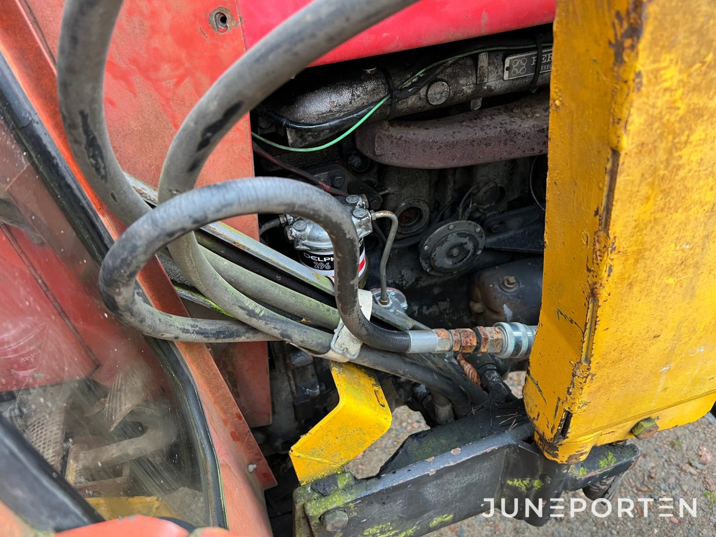Massey Ferguson 175 S med lastare