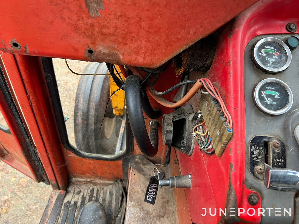 Massey Ferguson 175 S med lastare