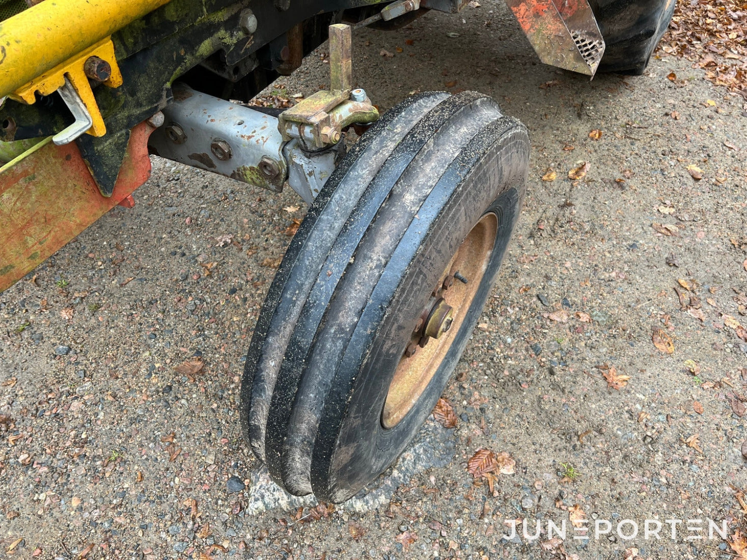 Massey Ferguson 175 S med lastare