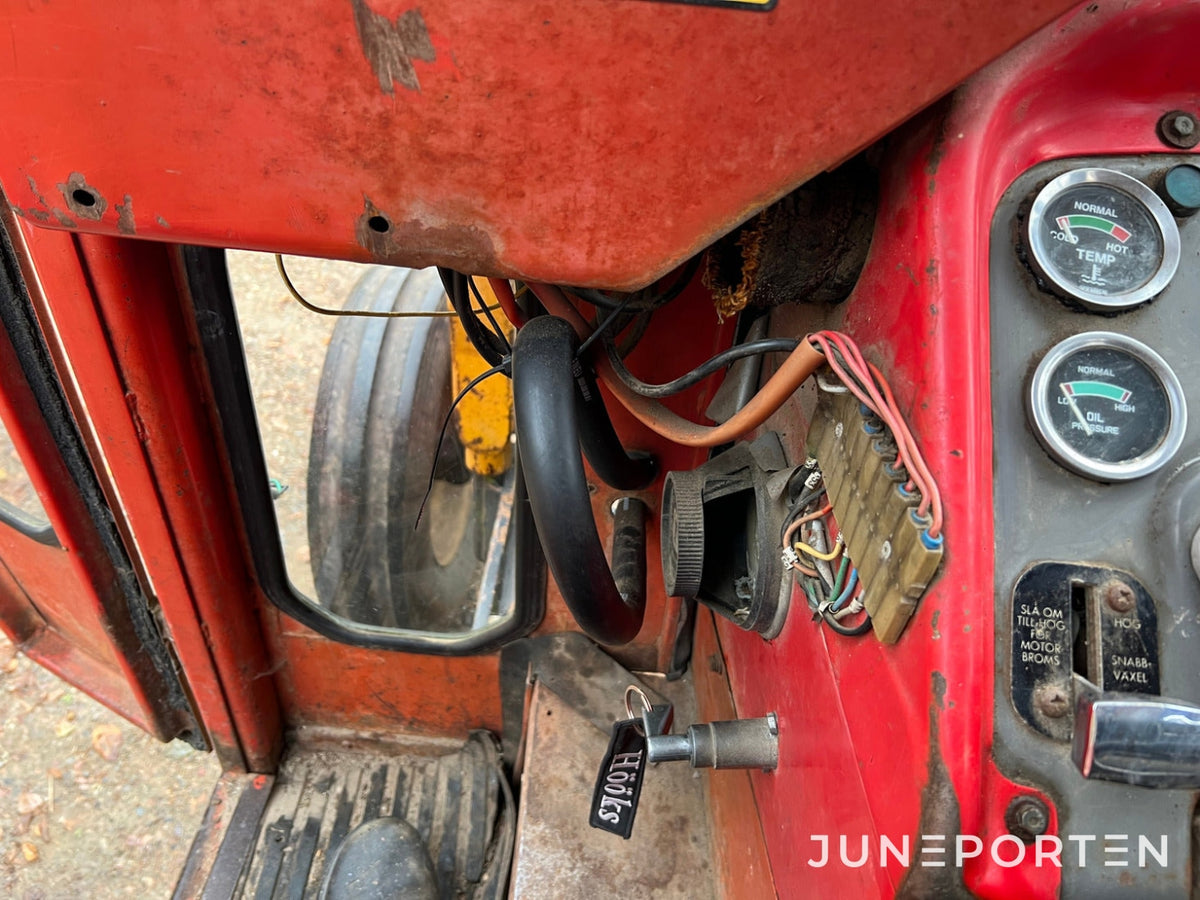 Massey Ferguson 175 S med lastare