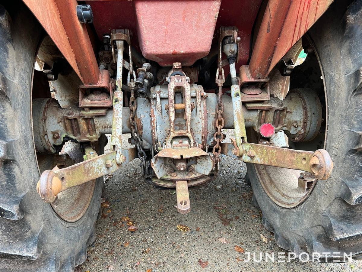 Massey Ferguson 175 S med lastare