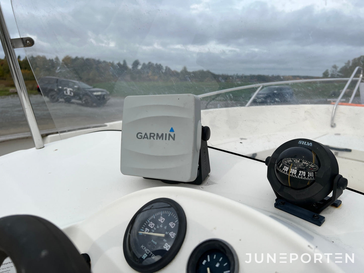 Motorbåt Uttern 5412 med trailer
