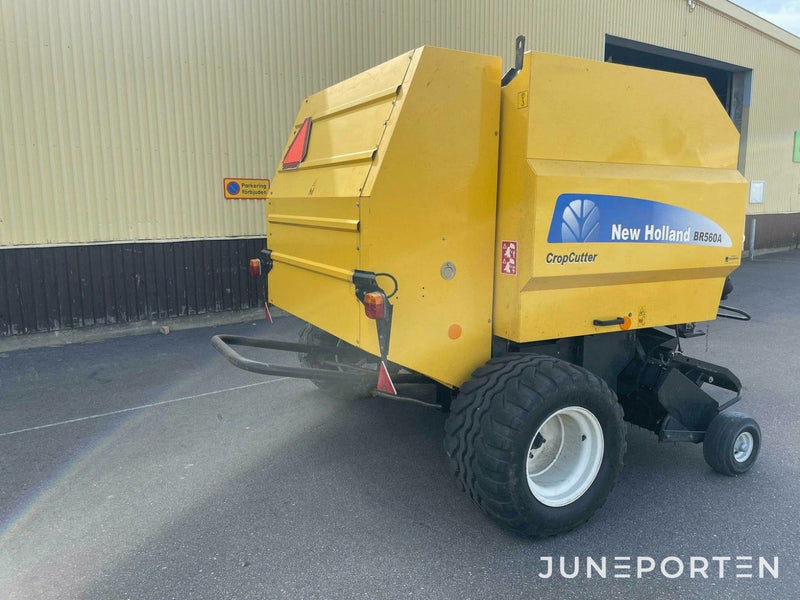 Rundbalspress New Holland BR560A - 2006