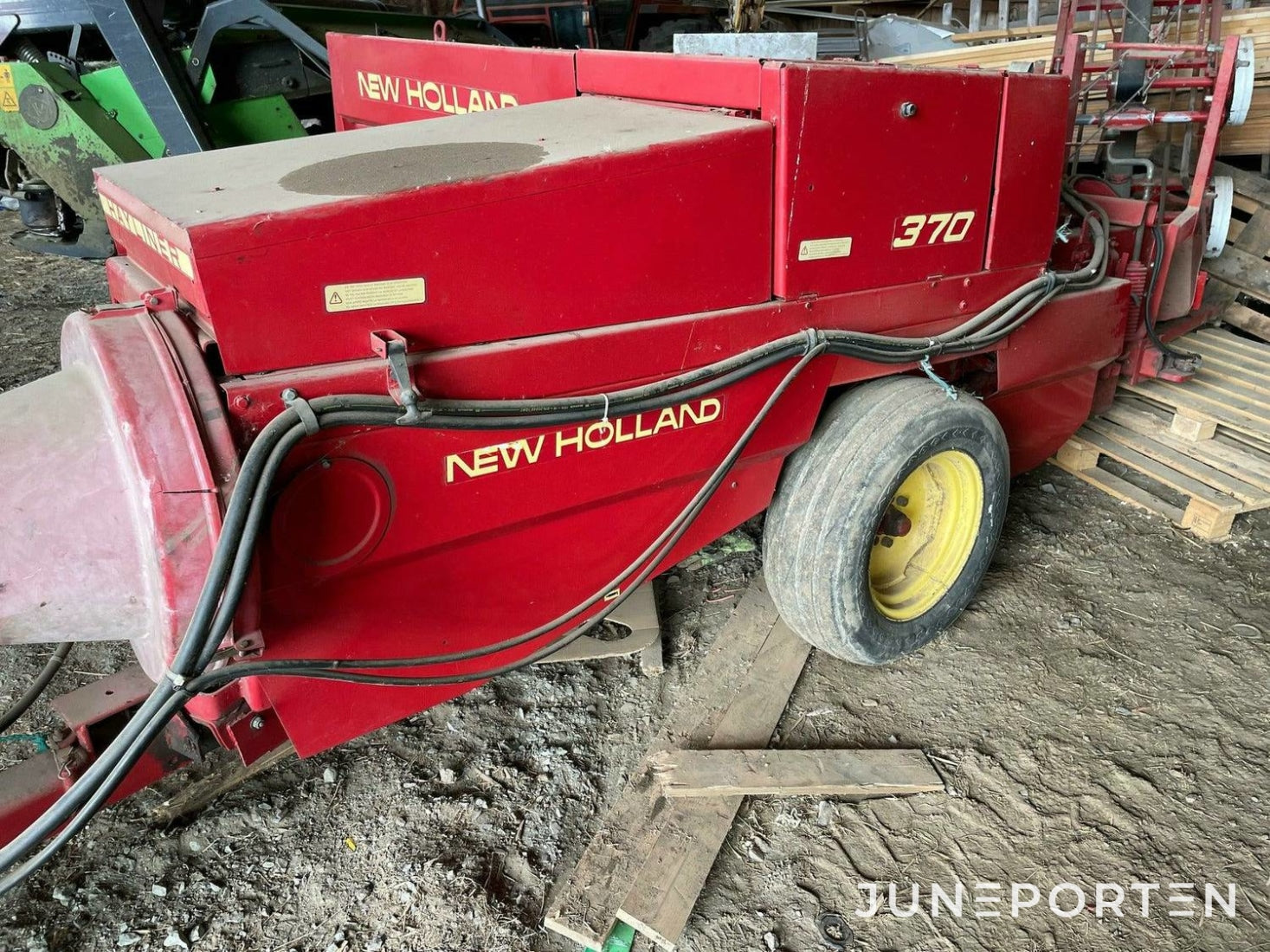 Hårdpress New Holland 370