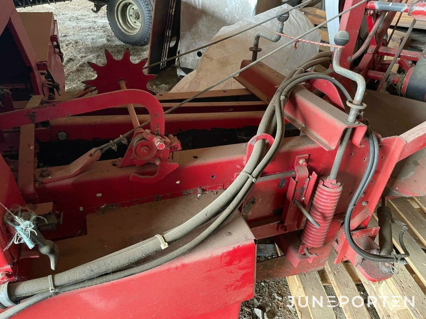 Hårdpress New Holland 370