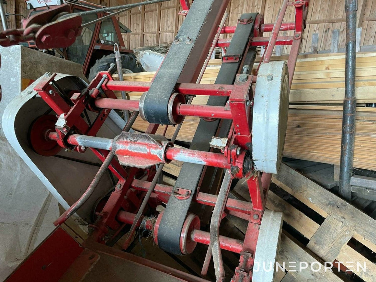 Hårdpress New Holland 370