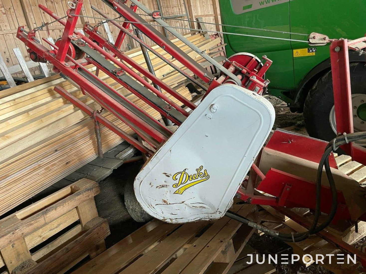 Hårdpress New Holland 370