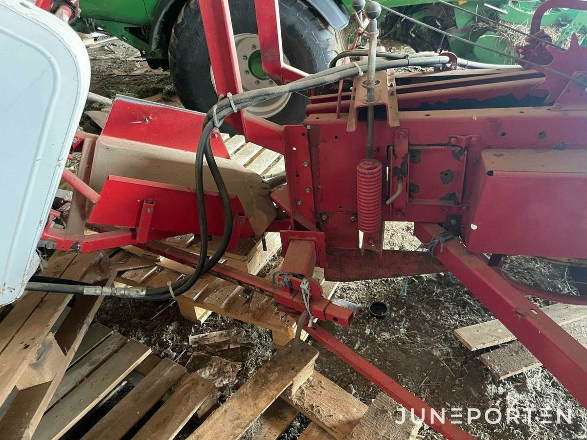 Hårdpress New Holland 370