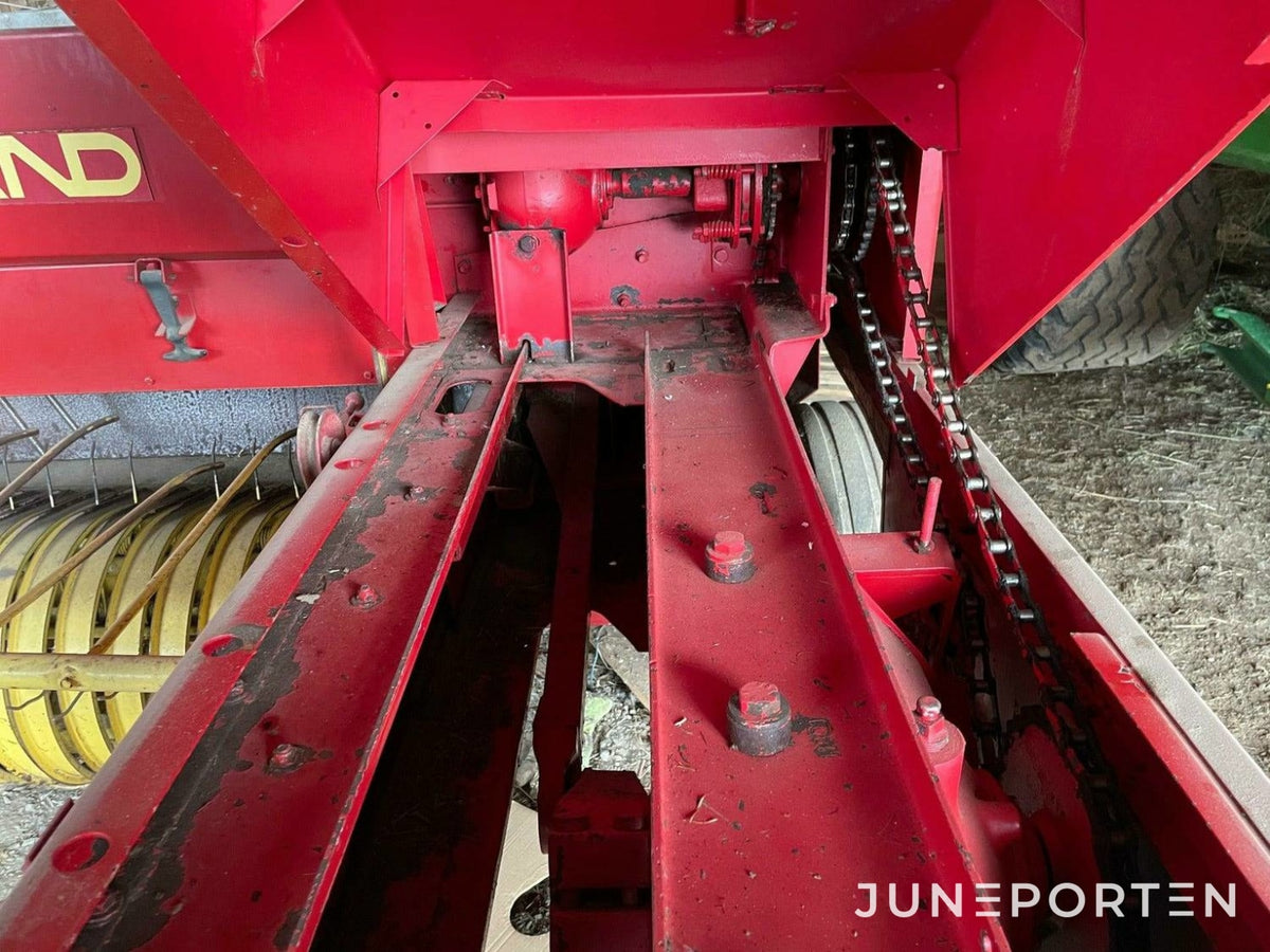 Hårdpress New Holland 370