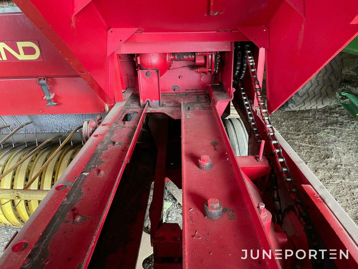 Hårdpress New Holland 370