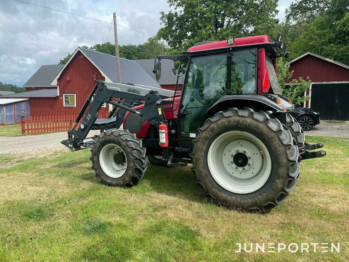 Valtra A83 med lastare - 2011