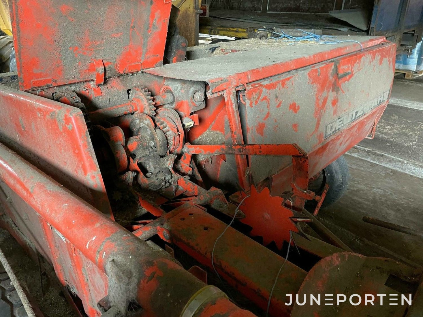 Småbalspress Deutz-Fahr HD440