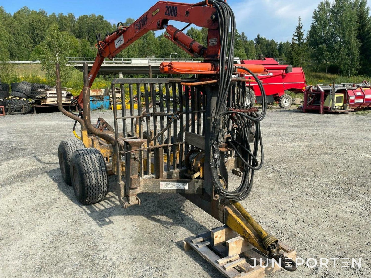 Moheda skogsvagn med FMV 2000 kran