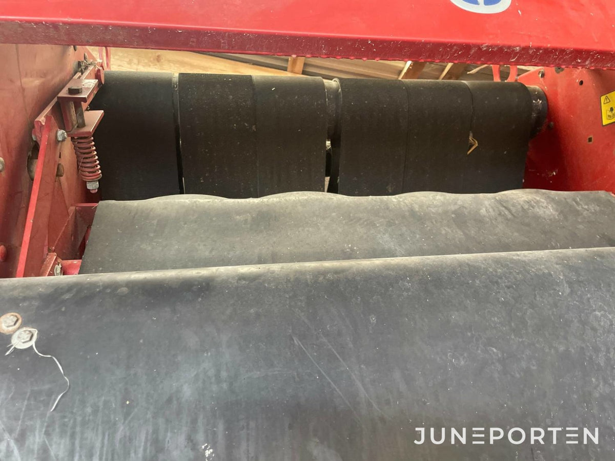 Rundbalspress New Holland 648 - 2001