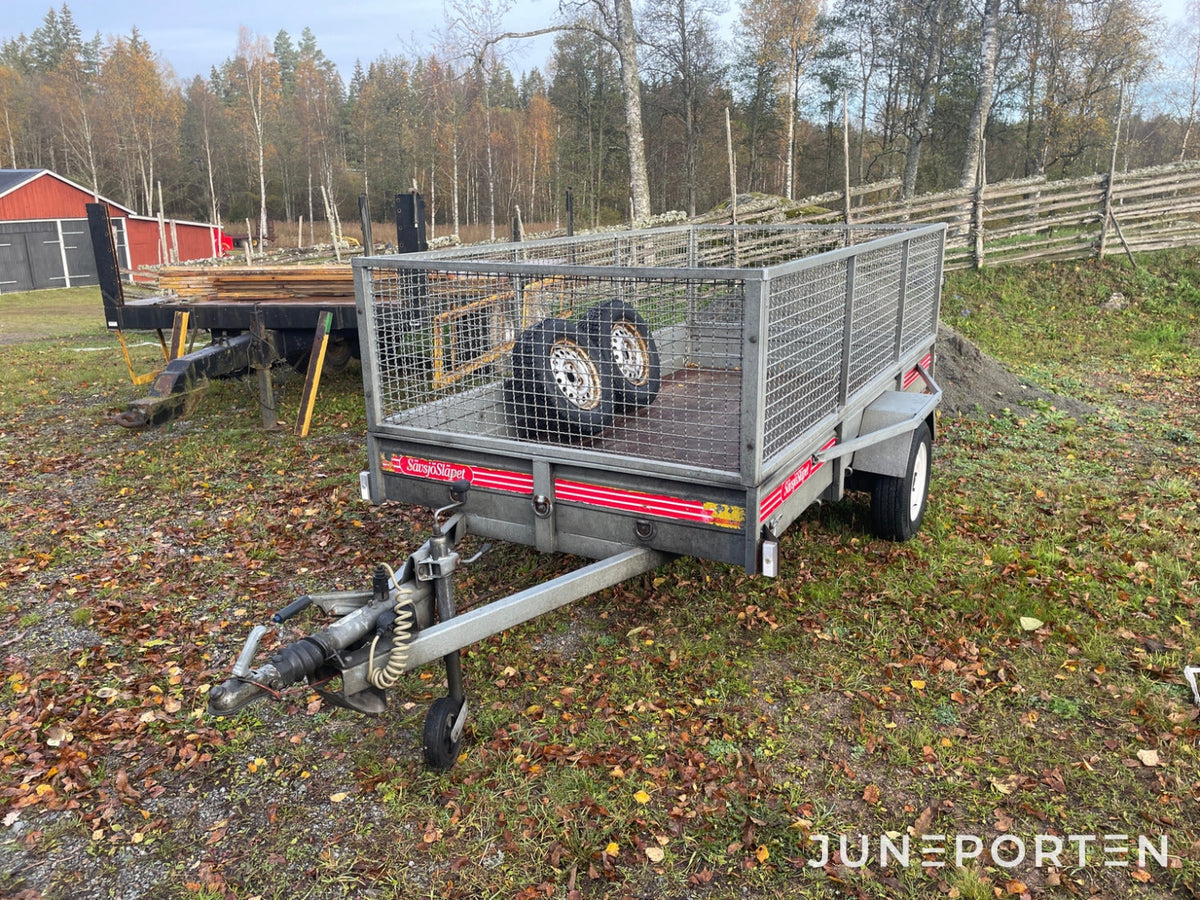 SävsjöSläp med gallergrindar