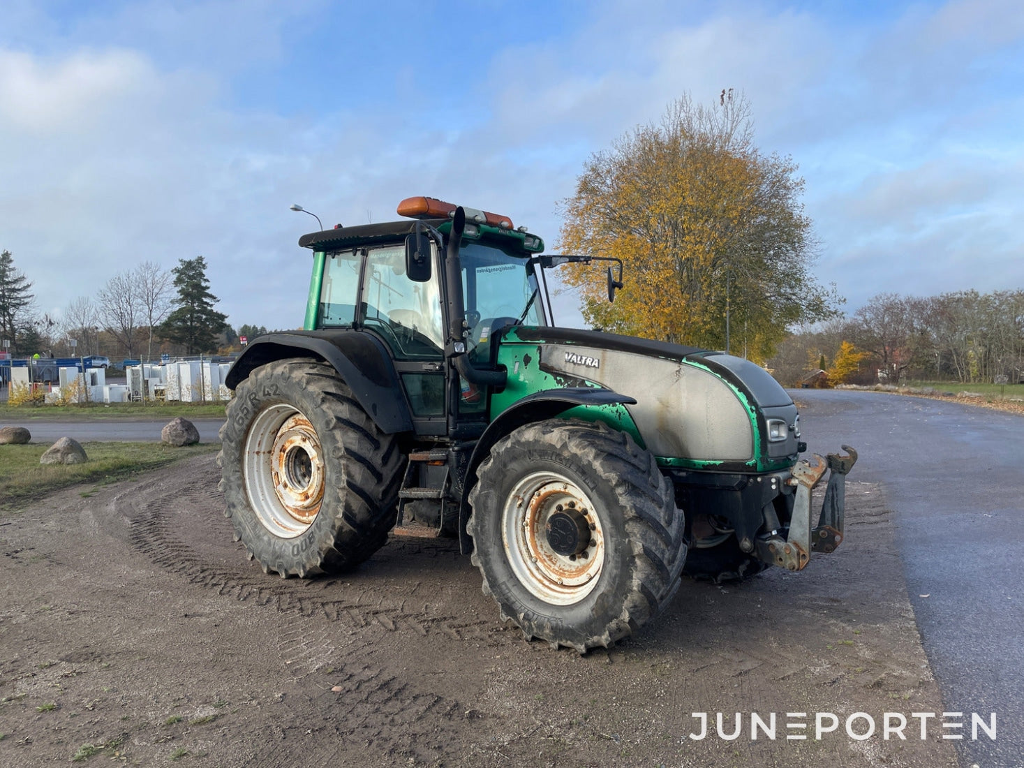 Valtra T 190 med frontlyft