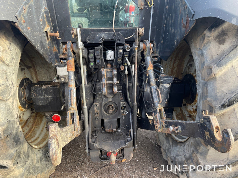 Valtra T 190 med frontlyft