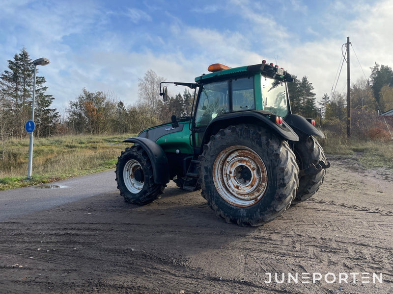 Valtra T 190 med frontlyft