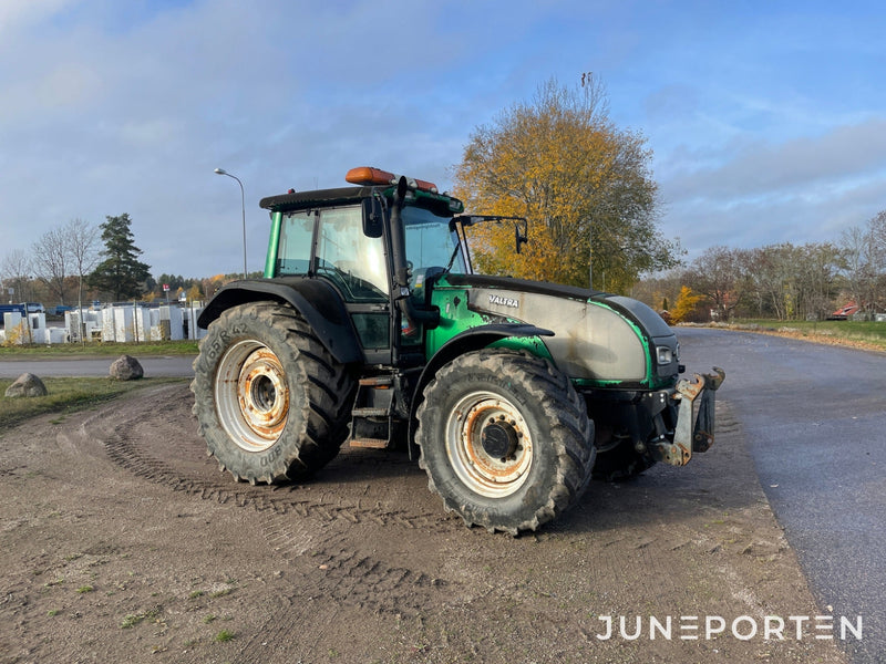Valtra T 190 med frontlyft