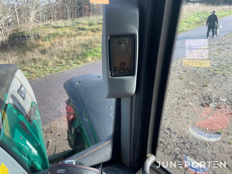 Valtra T 190 med frontlyft