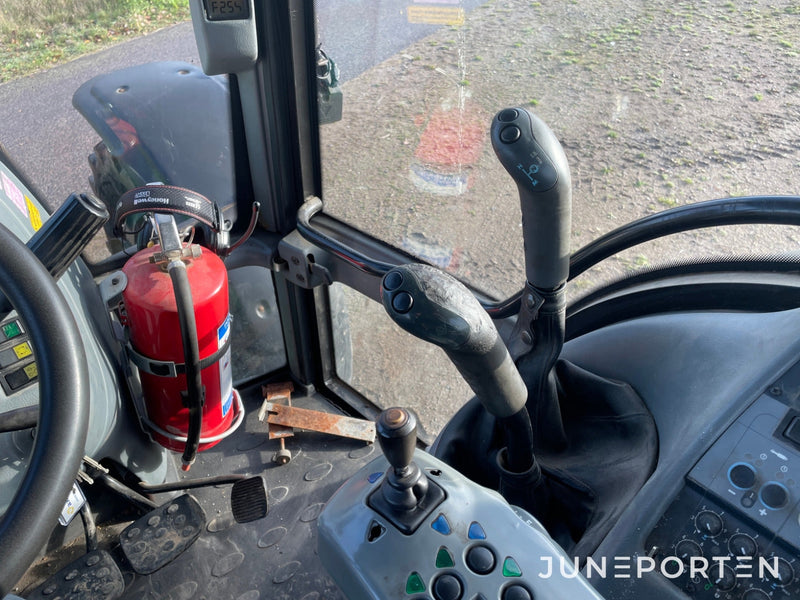 Valtra T 190 med frontlyft
