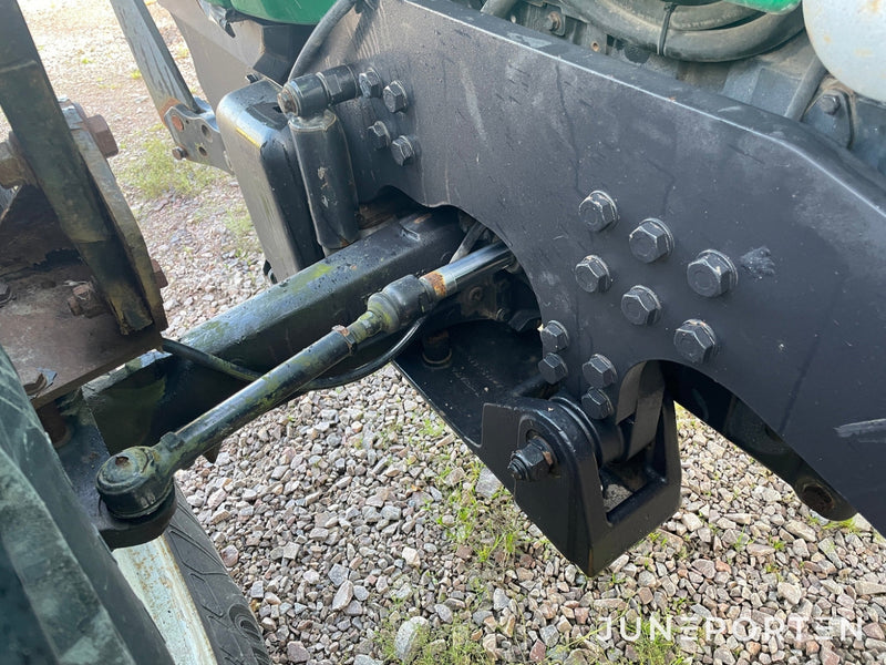 Valtra T 190 med frontlyft
