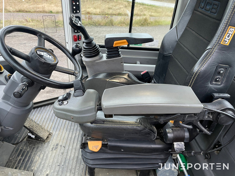 Hjullastare JCB 437 HT T4F