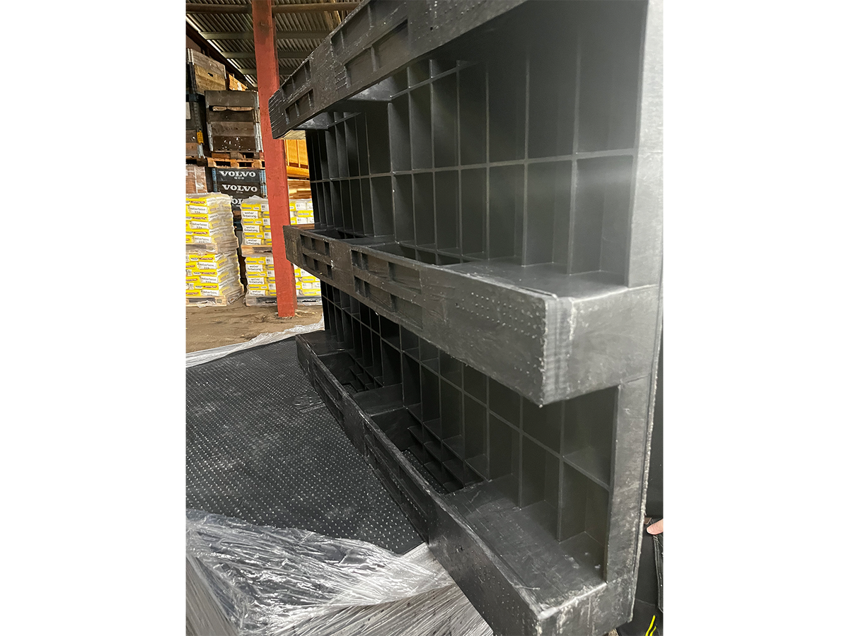 Plastpallar ca. 410 st