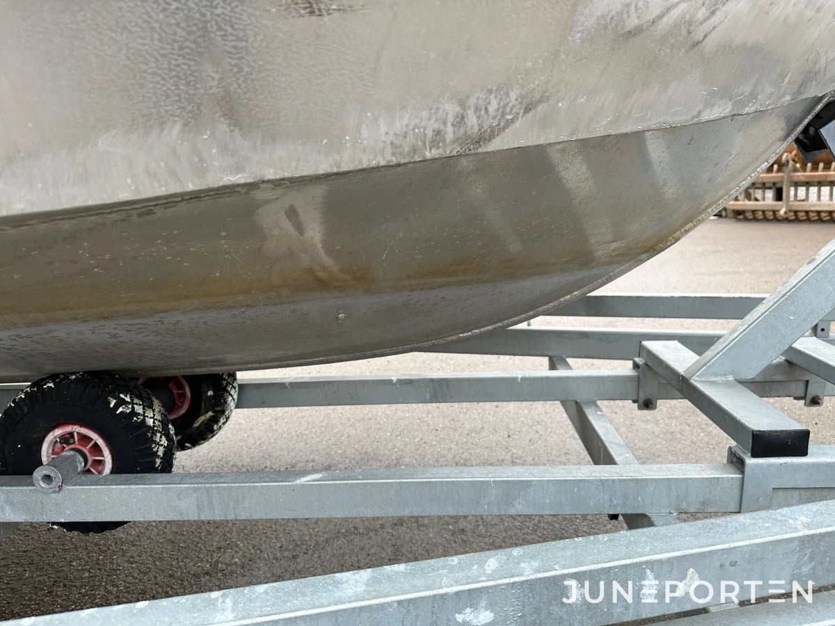 Aluminiumbåt Riwall 560 JE med trailer