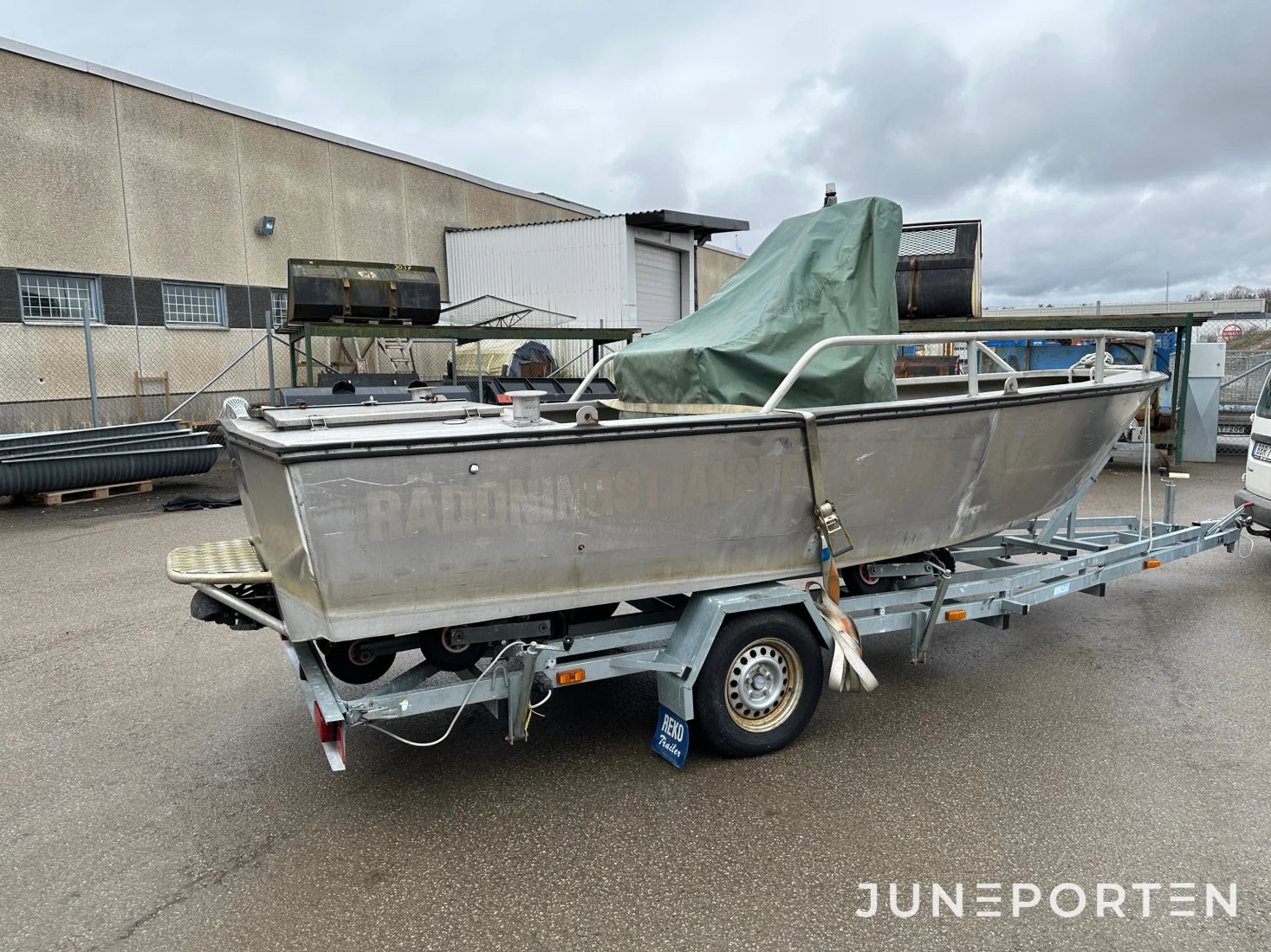 Aluminiumbåt Riwall 560 JE med trailer