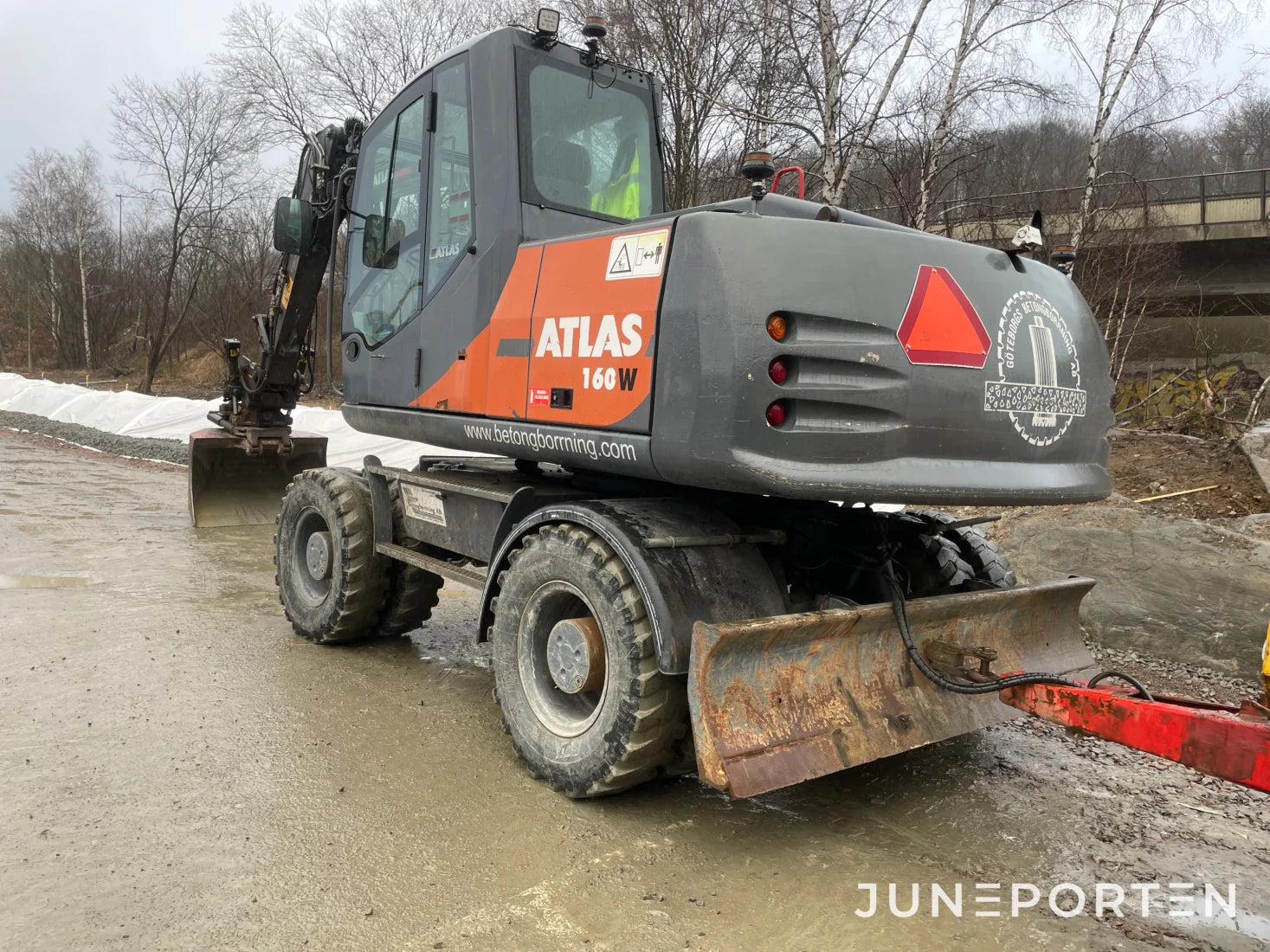 Hjulgrävare Atlas 160 W med tillbehör
