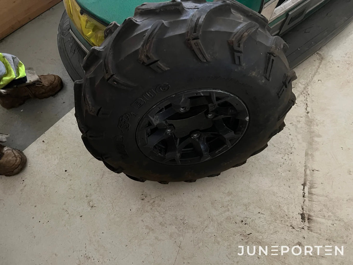 ATV Can-Am Outlander 800R med plog och vagn