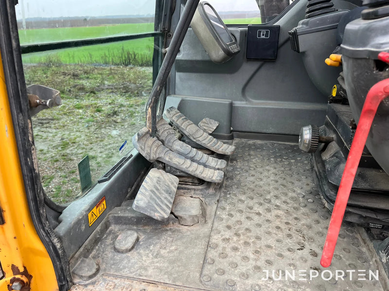 Bandgrävare Volvo EC140B LC