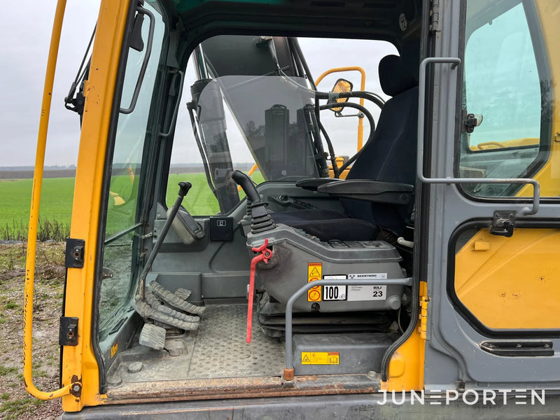Bandgrävare Volvo EC140B LC
