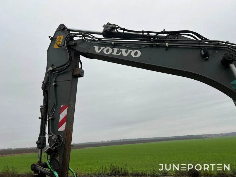 Bandgrävare Volvo EC140B LC