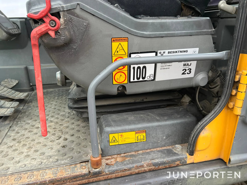 Bandgrävare Volvo EC140B LC