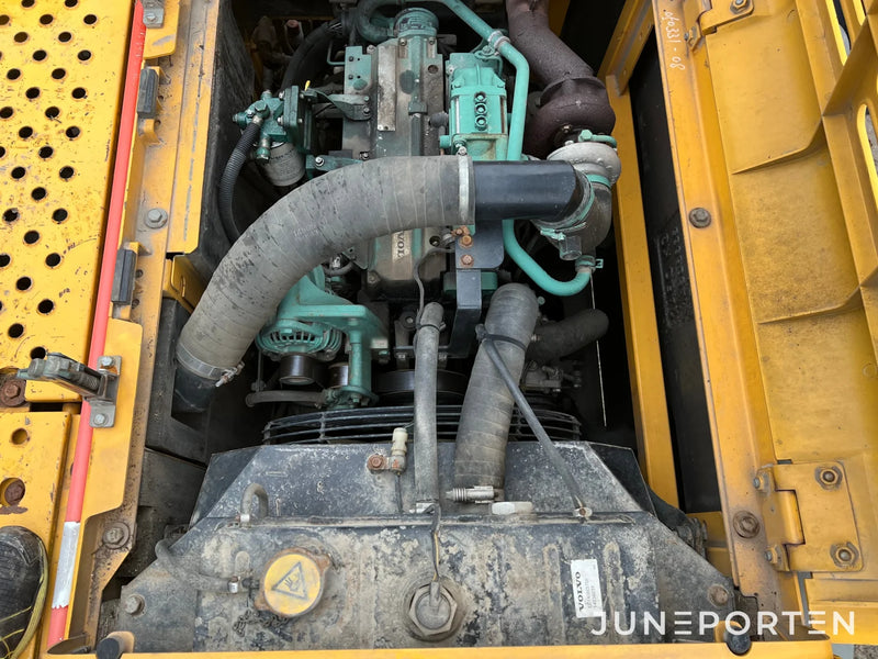 Bandgrävare Volvo EC140B LC