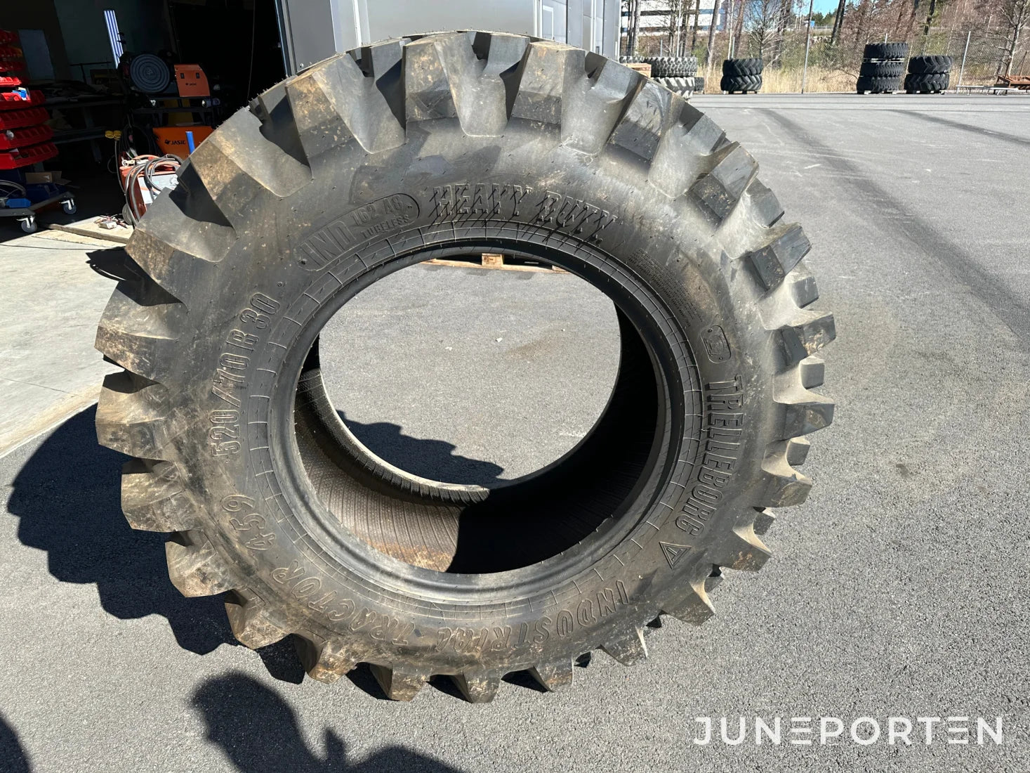 Däck Trelleborg 520/70 B30