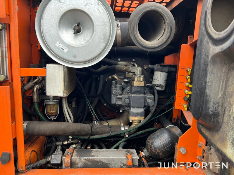 Hjulgrävare Hitachi-Fiat EX135W med skopor