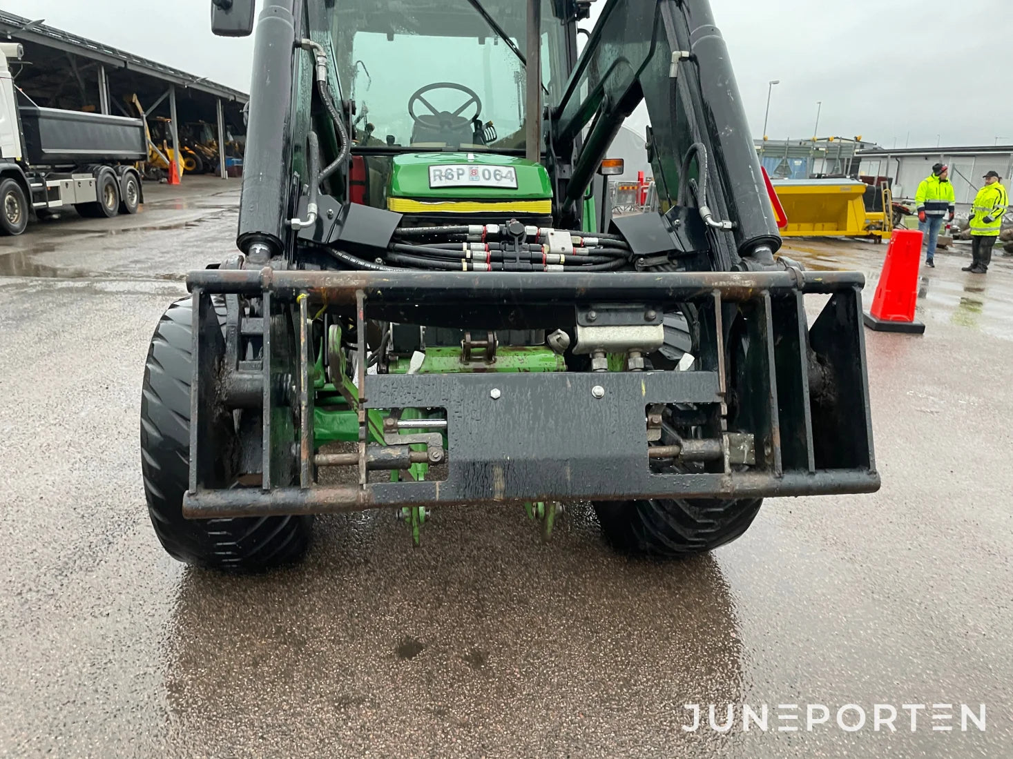 John Deere 6010 SE med lastare & fronlyft