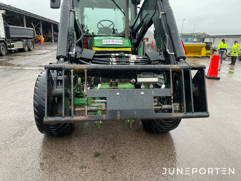 John Deere 6010 SE med lastare & fronlyft